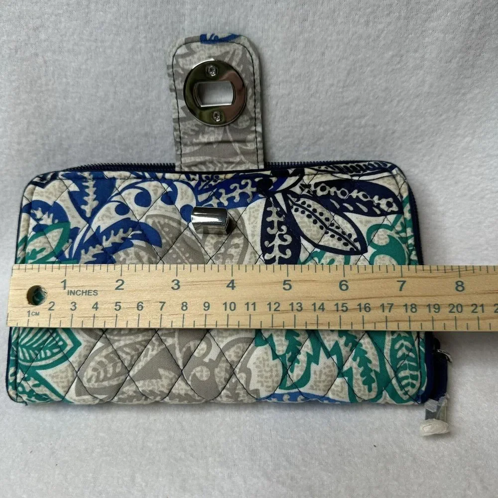 Vera Bradley Turn lock Wallet Santiago Quilted Clutch Organizer Never Used-notes